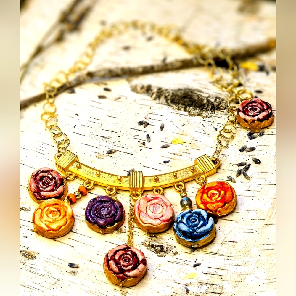 Kisses From Dried Roses In Handpainted Clay Cottagecore Gold Plated Necklace - Picture 6 of 9